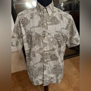 PreOwned Reyn Spooner Hawaiian Print Gray Full Button Men's Medium